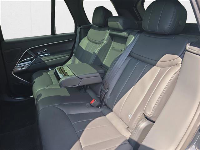 New 2025 Land Rover Range Rover SE image 15