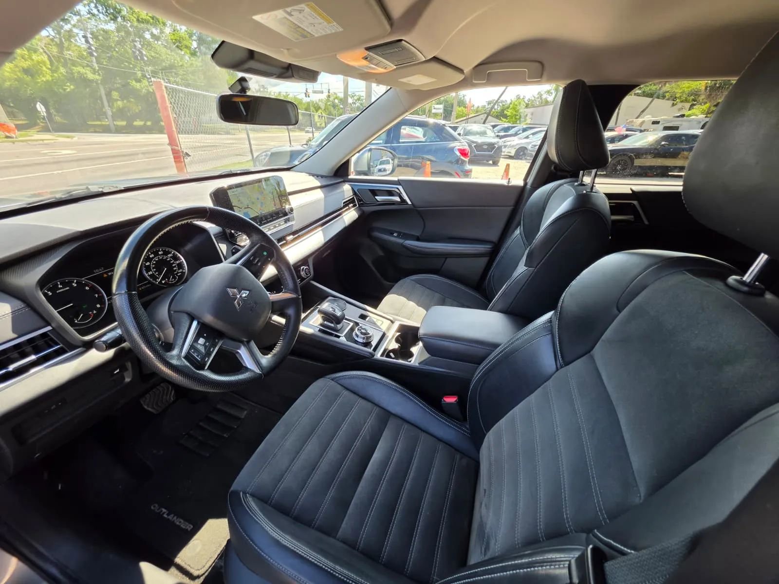 Used 2023 Mitsubishi Outlander SE FWD image 10