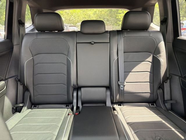 Used 2024 Volkswagen Tiguan SEL R-Line AWD/4WD image 29