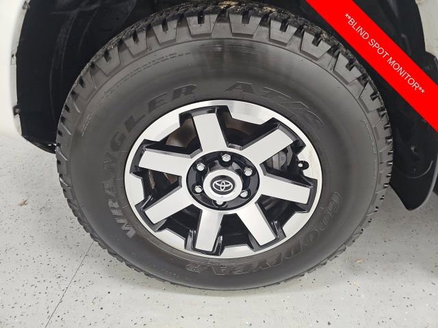 Used 2020 Toyota 4Runner TRD Off-Road image 9