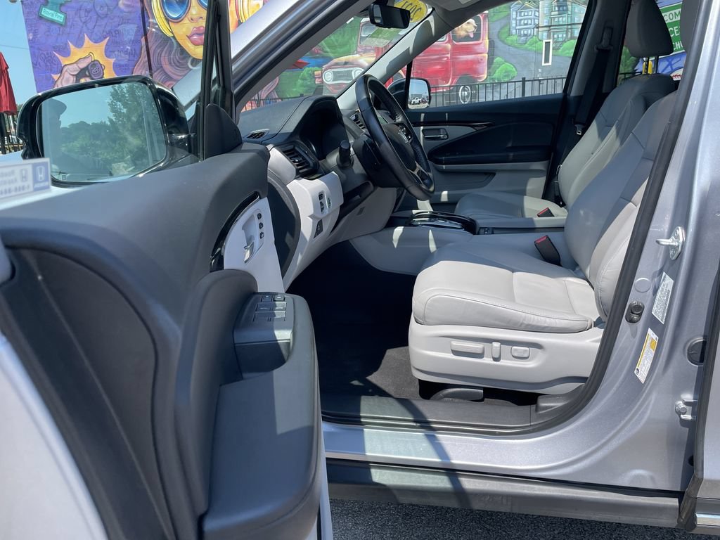 Used 2021 Honda Pilot Touring image 14