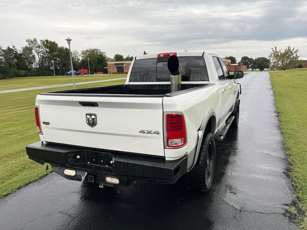 Used 2014 RAM 1500 Laramie w/ Convenience Group image 8