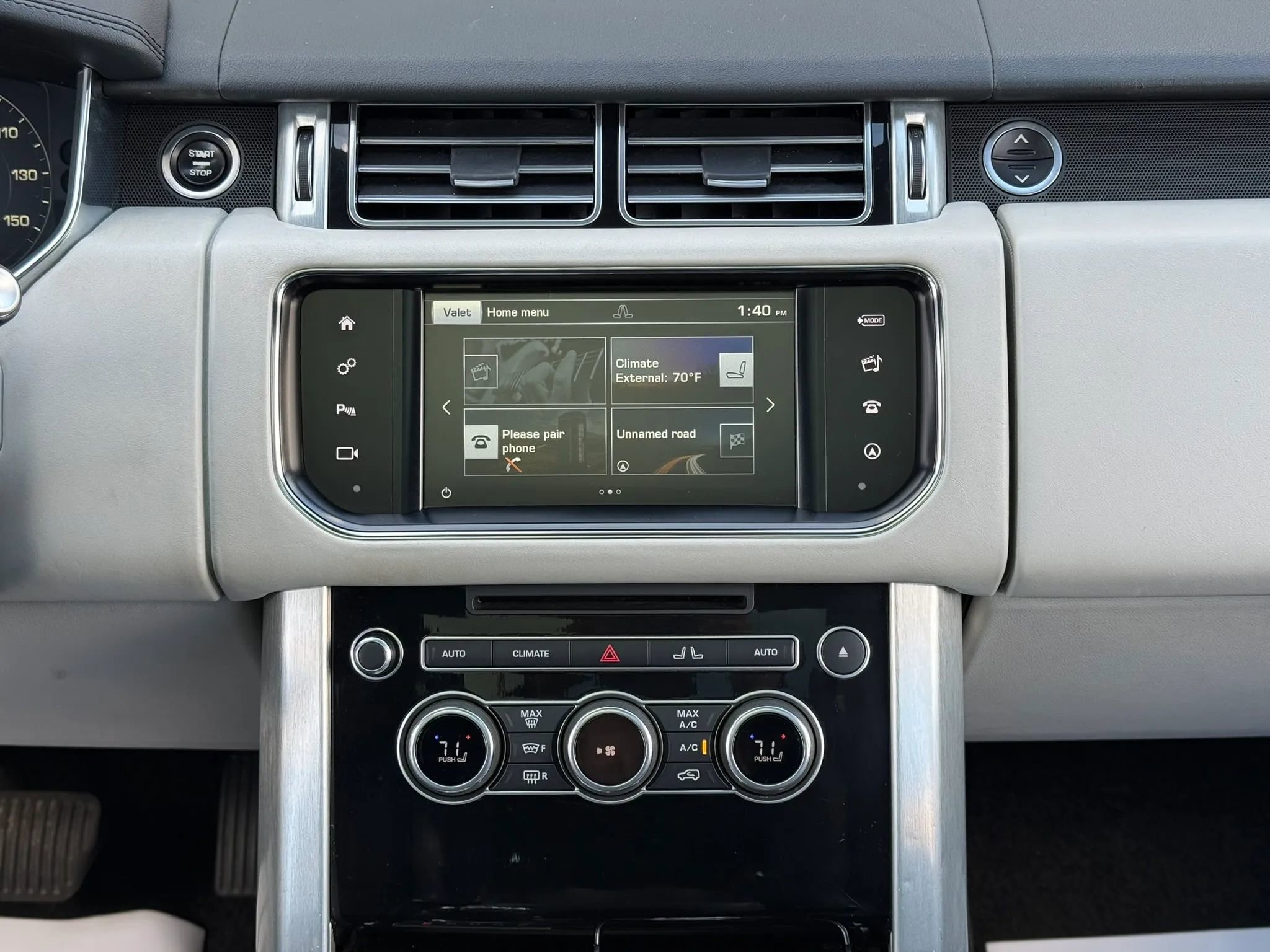 Used 2016 Land Rover Range Rover HSE image 19