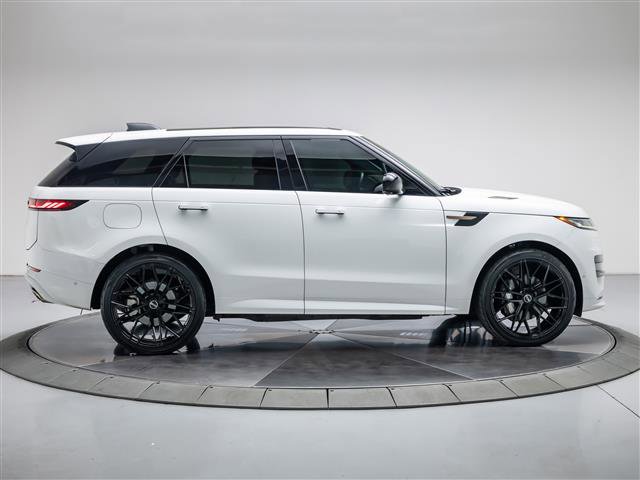 Used 2025 Land Rover Range Rover Sport Dynamic SE AWD/4WD image 6