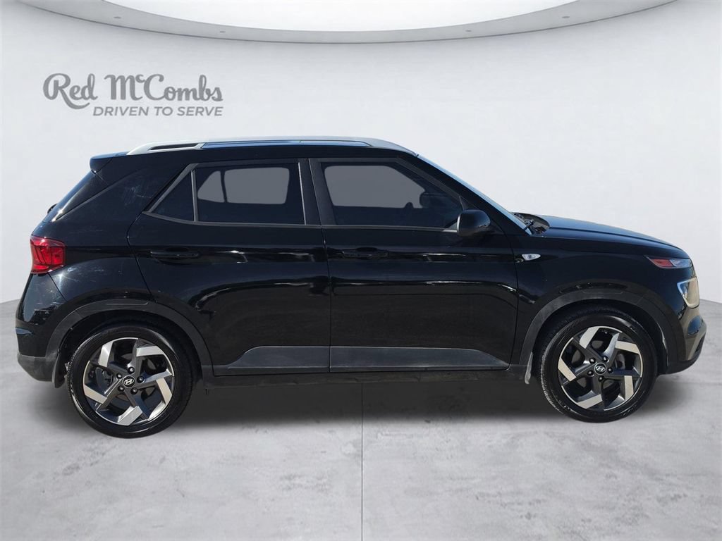 Used 2024 Hyundai Venue SEL FWD image 9