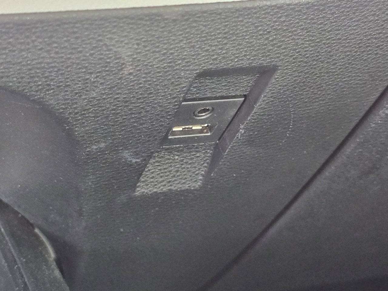 Used 2020 Toyota Corolla LE image 19