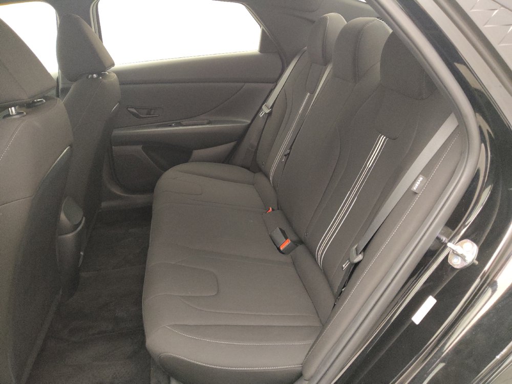 Used 2025 Hyundai Elantra Sport FWD image 18