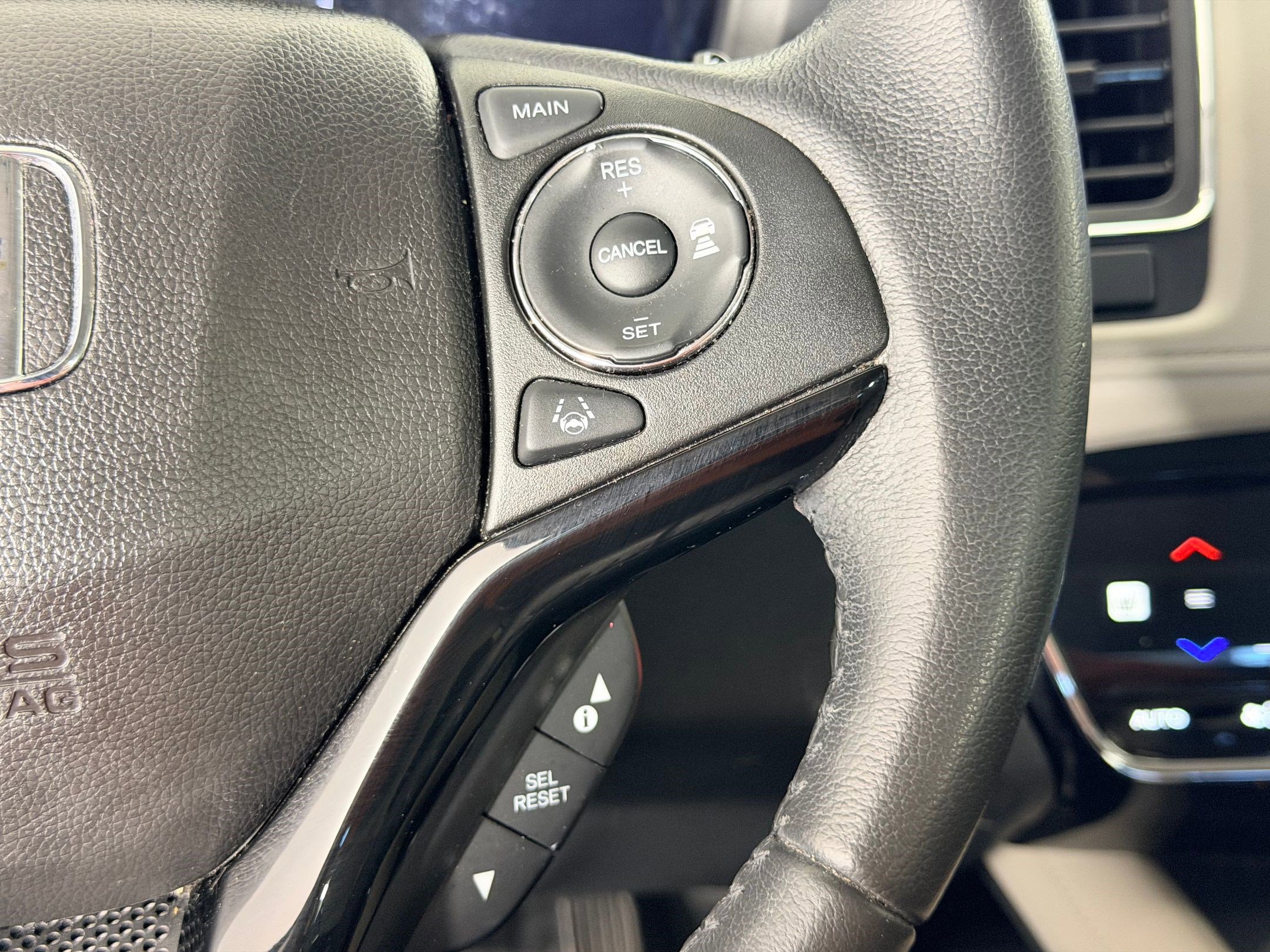 Used 2019 Honda HR-V Touring image 25