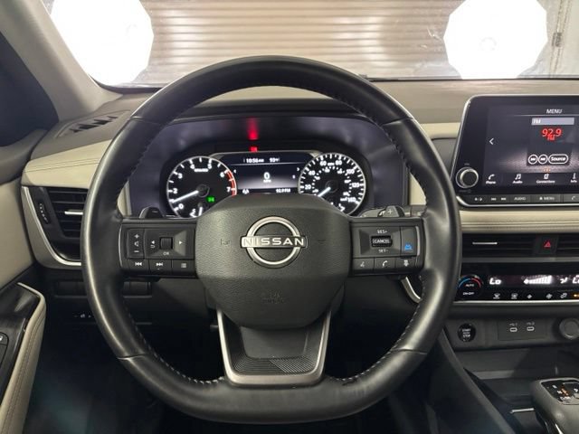 Used 2025 Nissan Rogue SV AWD/4WD image 15