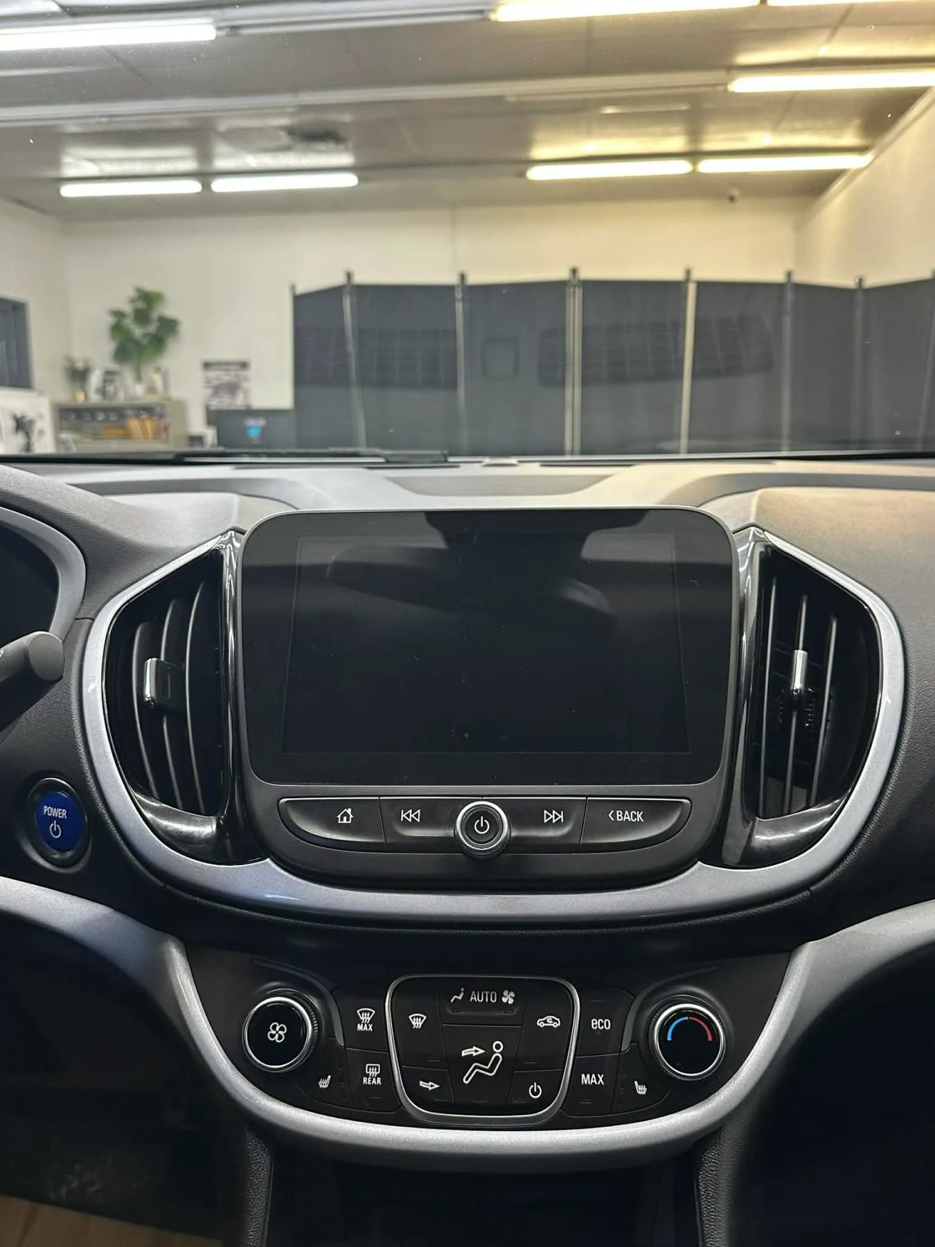 Used 2017 Chevrolet Volt LT w/ Comfort Package image 51