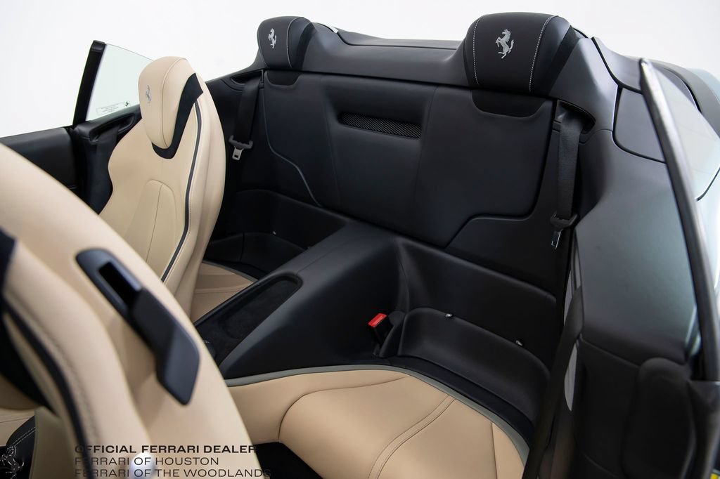 Used 2024 Ferrari Roma Spider RWD image 15