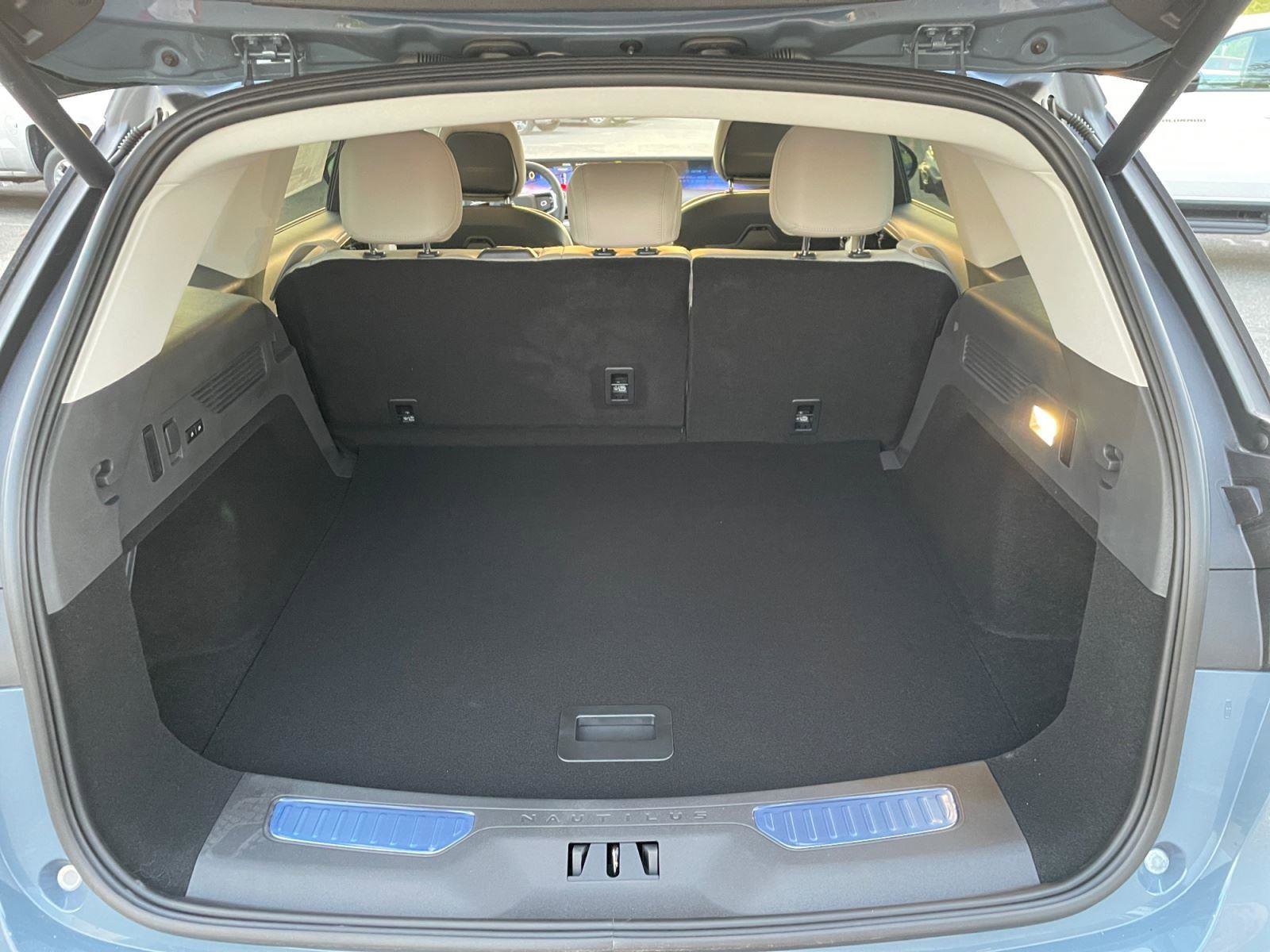 New 2026 Lincoln Nautilus Premier AWD/4WD image 16