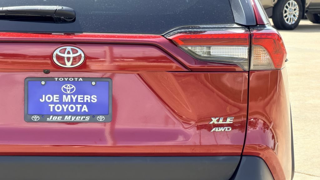 Used 2021 Toyota RAV4 XLE AWD/4WD image 10