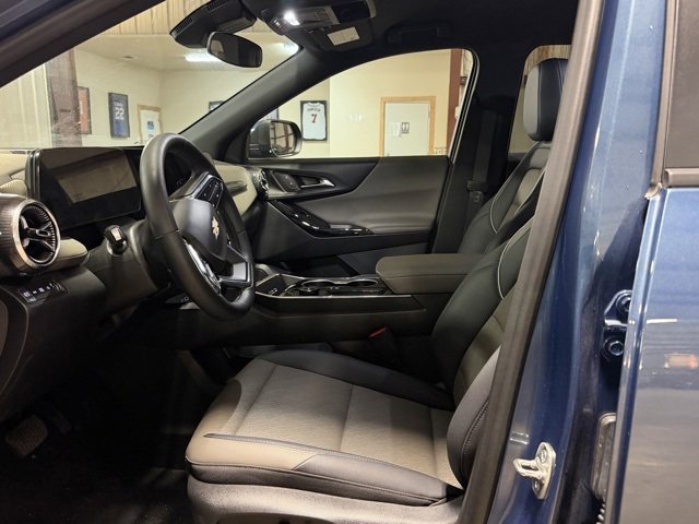 Used 2026 Chevrolet Equinox LT w/ Convenience Package II image 9