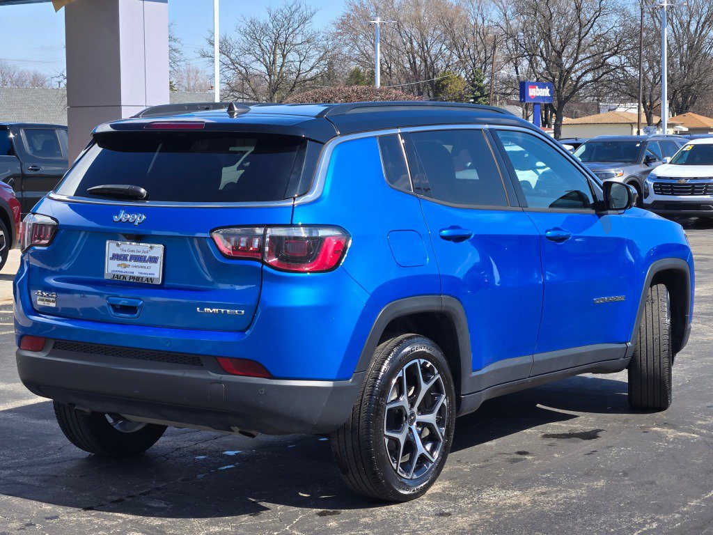 Used 2025 Jeep Compass Limited AWD/4WD image 12