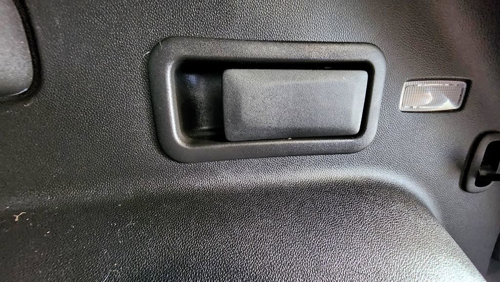 Used 2019 Chevrolet Blazer RS w/ Sun and Wheels Package AWD/4WD image 10