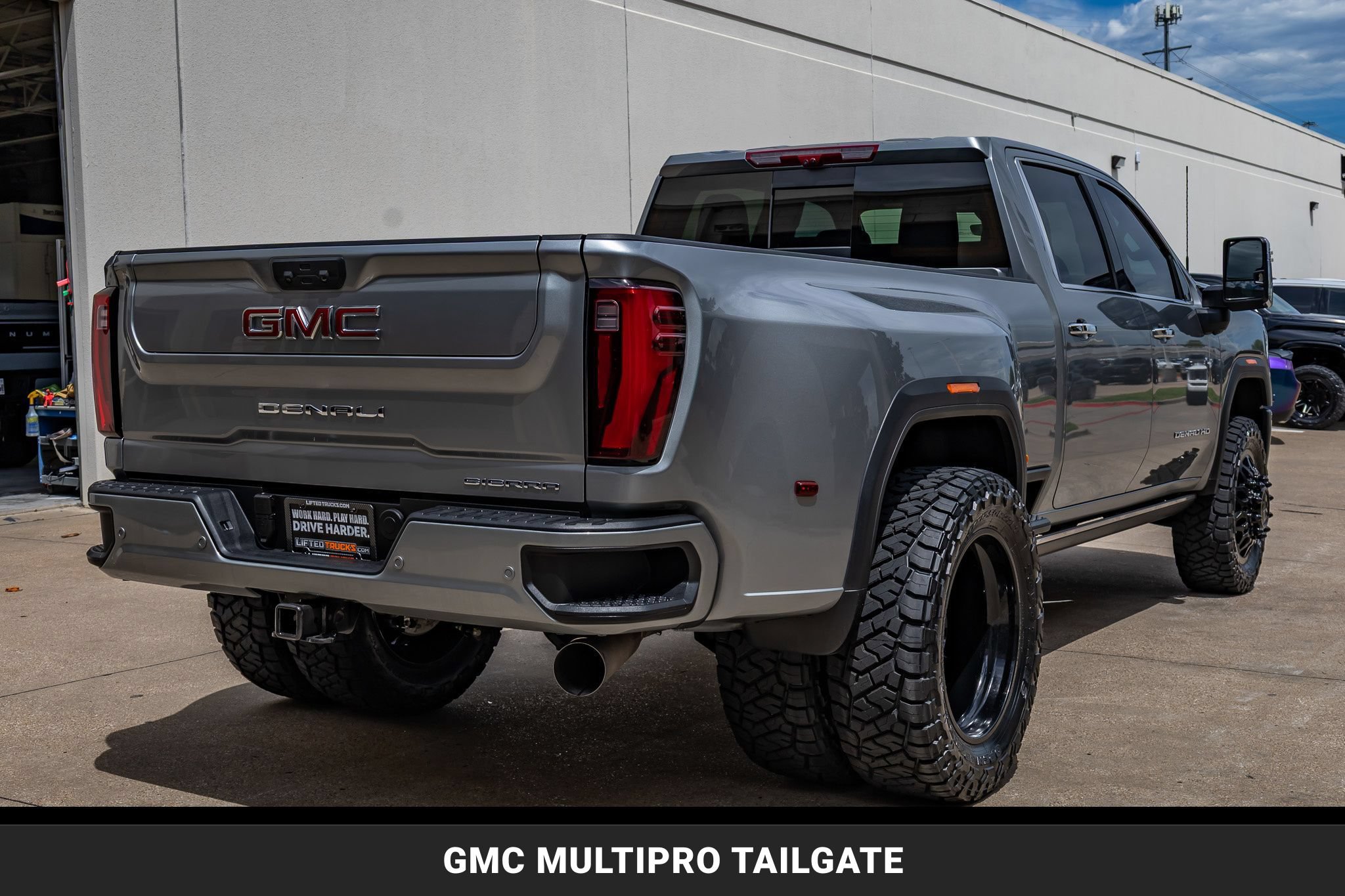 Used 2025 GMC Sierra 3500 Denali w/ Denali Reserve Package AWD/4WD image 10