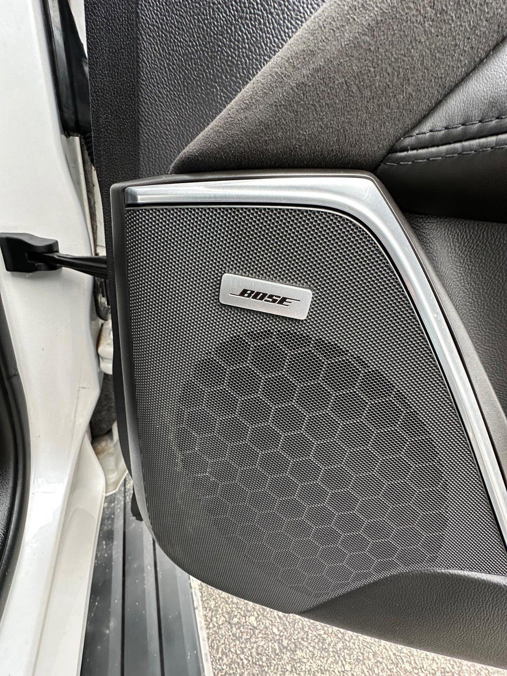 Used 2020 Cadillac Escalade Platinum image 22