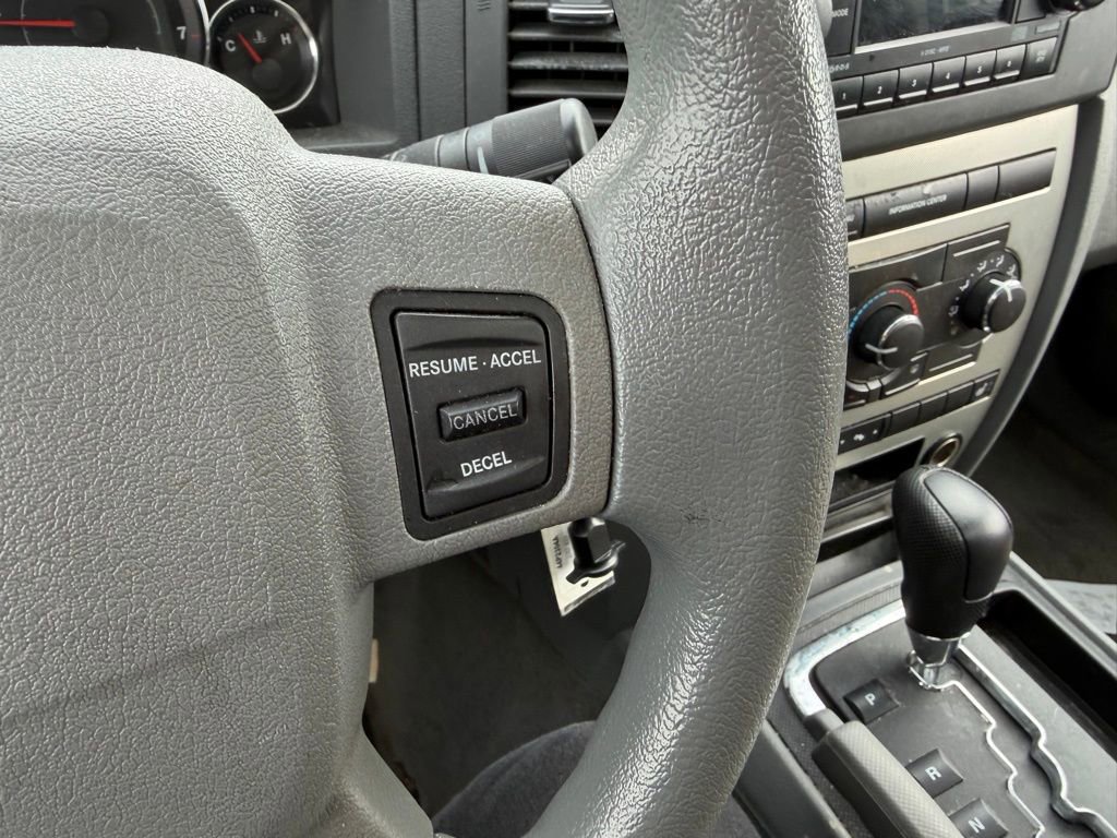 Used 2007 Jeep Grand Cherokee Laredo AWD/4WD image 18