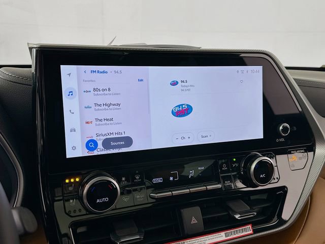 Used 2025 Toyota Highlander Platinum image 15