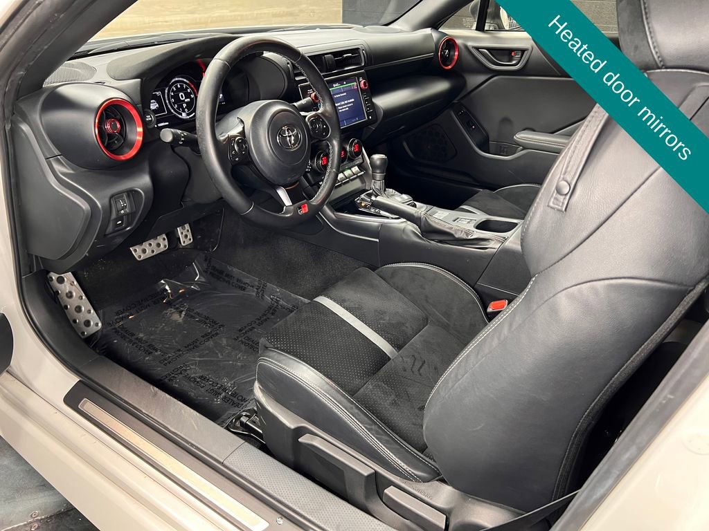 Used 2024 Toyota GR86 Premium RWD image 3