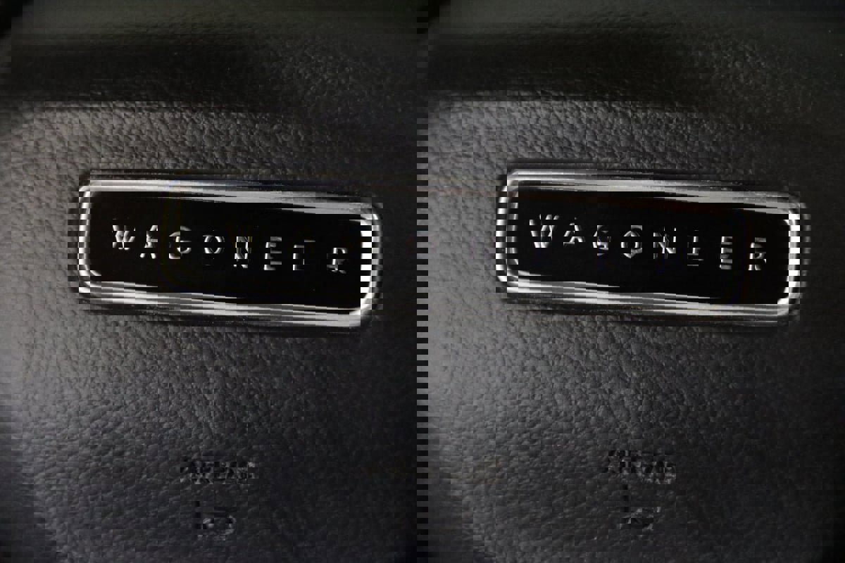 Used 2024 Jeep Wagoneer L Series II w/ Flexible Seating Group image 43