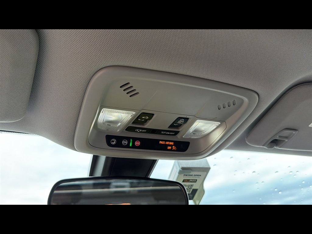 Used 2022 Chevrolet Malibu LT FWD image 17