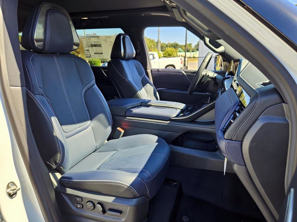 New 2026 INFINITI QX80 4WD image 15