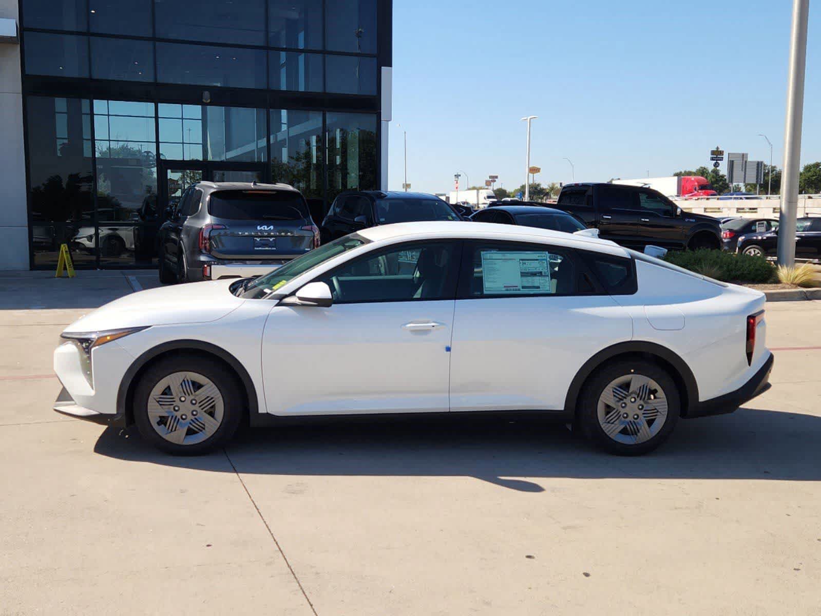 Certified 2025 Kia K4 FWD image 3