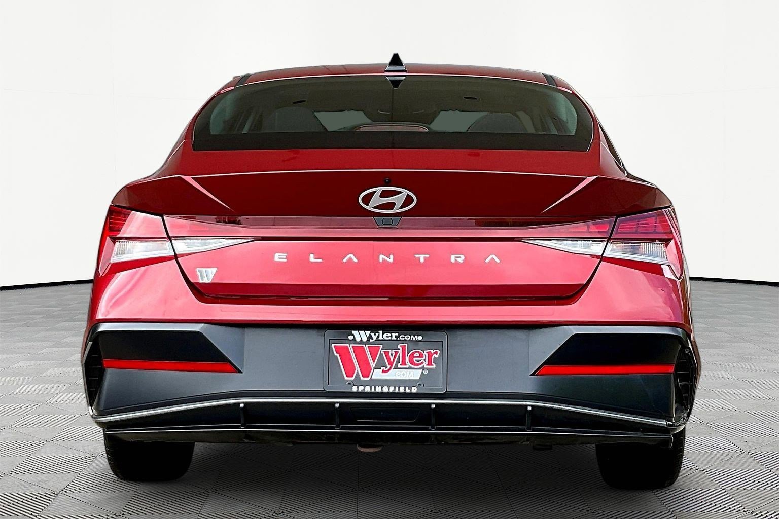 Used 2024 Hyundai Elantra SEL w/ Convenience Package FWD image 5