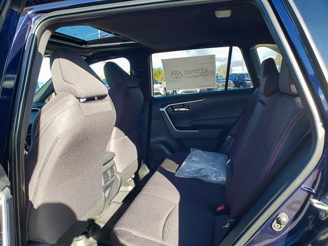 New 2025 Toyota RAV4 SE image 18