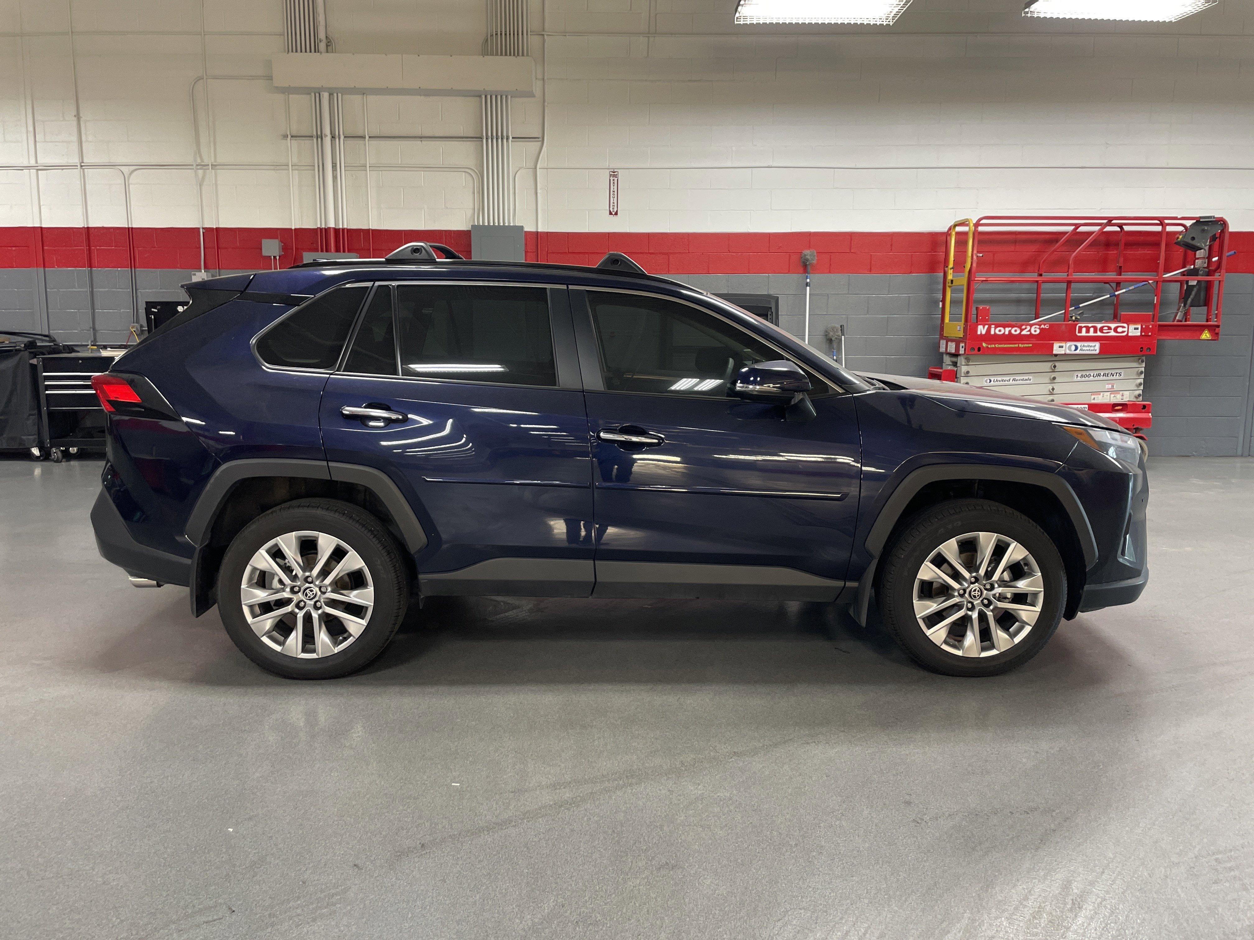 Used 2025 Toyota RAV4 Limited FWD image 7