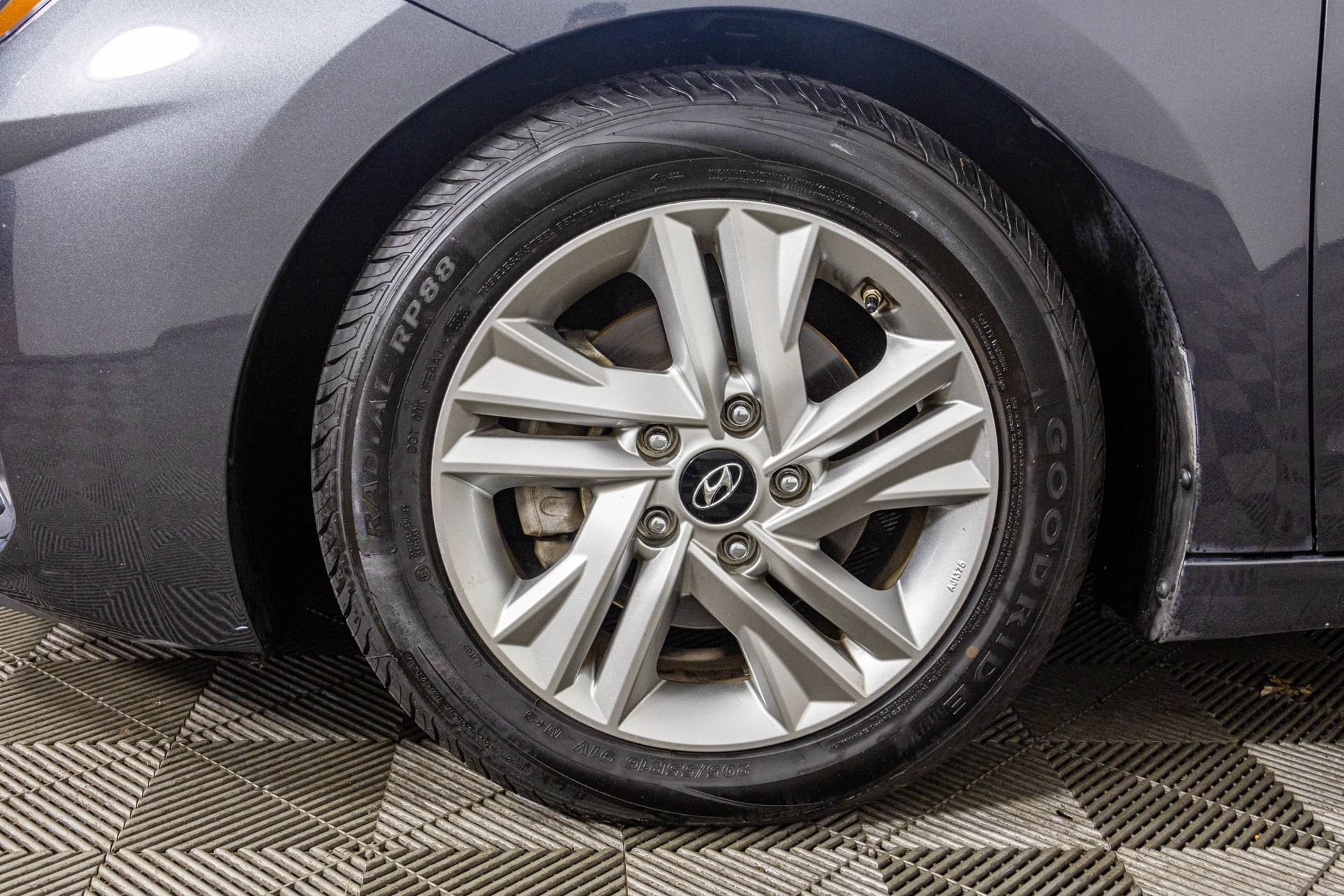 Used 2020 Hyundai Elantra Value Edition FWD image 48
