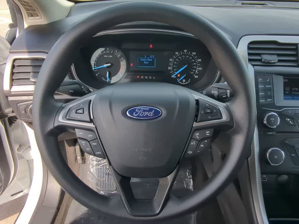 Used 2018 Ford Fusion S FWD image 21