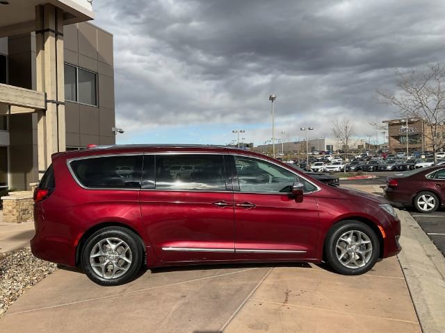 Used 2017 Chrysler Pacifica Limited FWD image 10
