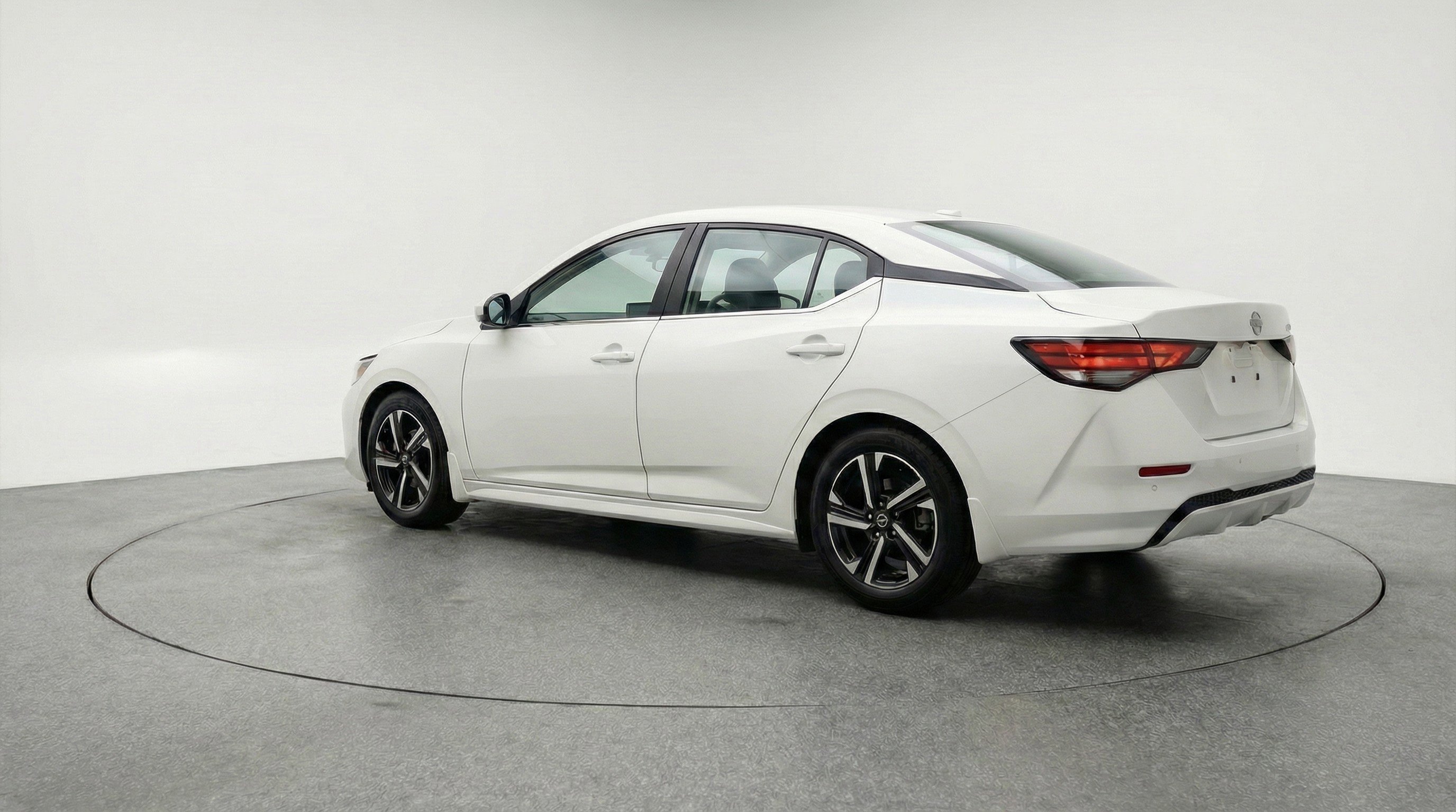 Used 2025 Nissan Sentra SV image 6