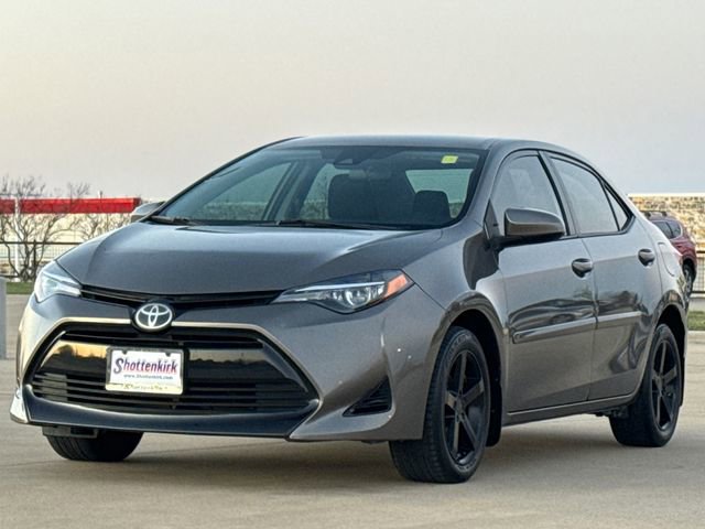 Used 2017 Toyota Corolla LE image 3