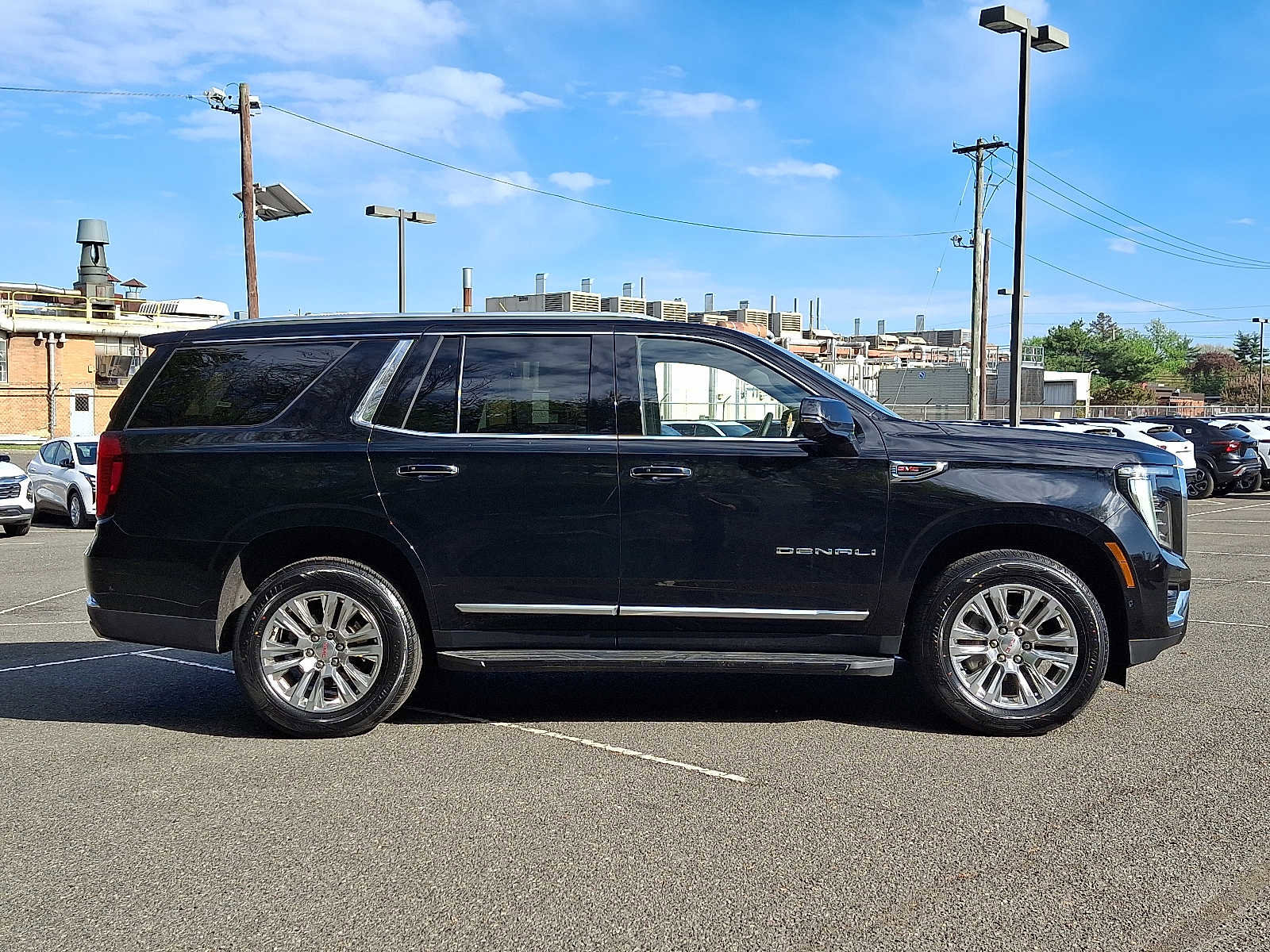 Used 2025 GMC Yukon Denali image 8