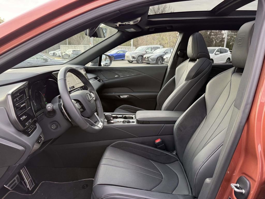Used 2024 Lexus RX 500h F Sport image 16