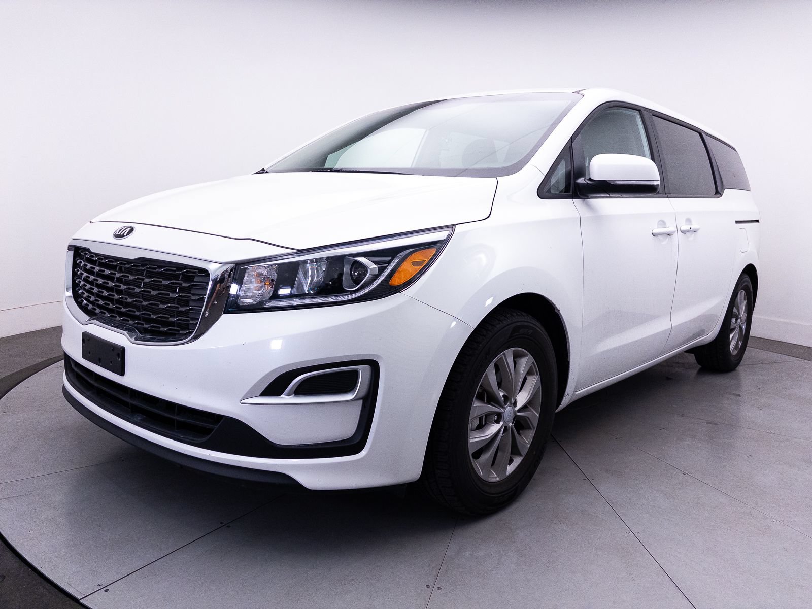 Used 2019 Kia Sedona LX FWD image 10