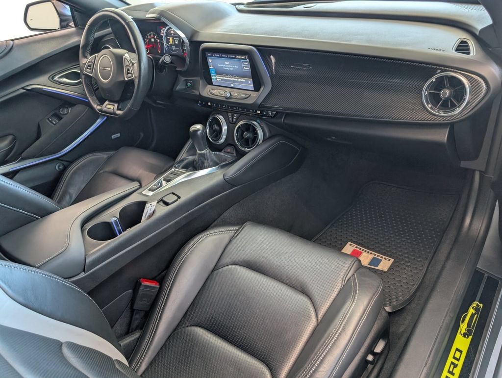 Certified 2021 Chevrolet Camaro LT RWD image 4