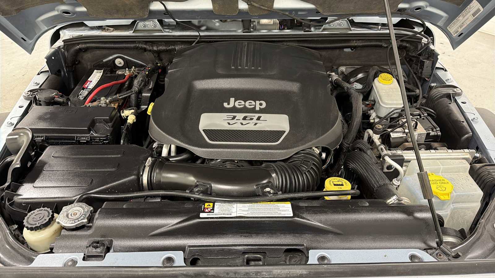 Used 2012 Jeep Wrangler Arctic image 29