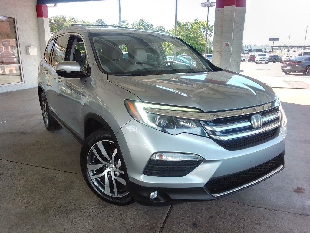 Used 2017 Honda Pilot Elite image 2