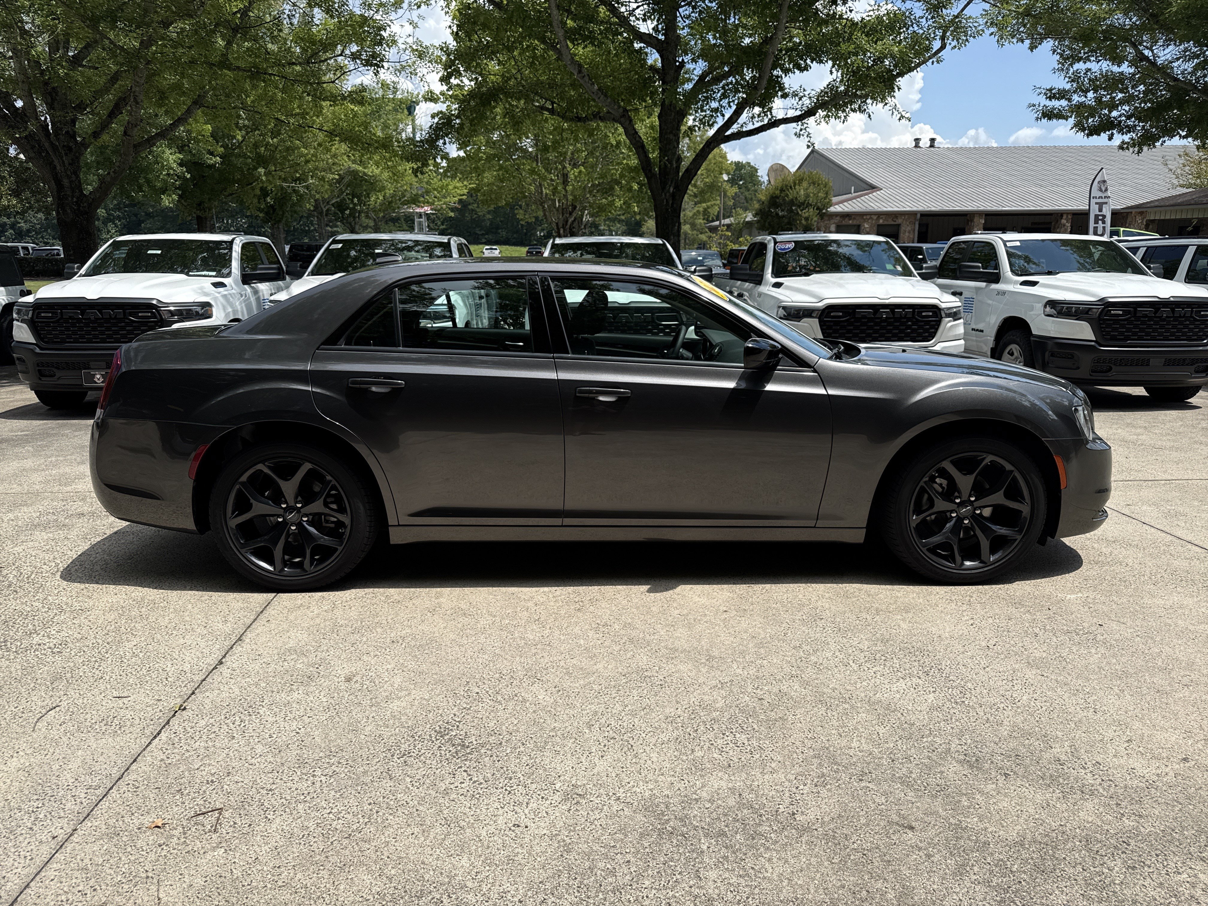 Used 2023 Chrysler 300 Touring w/ Sport Appearance Package RWD image 8