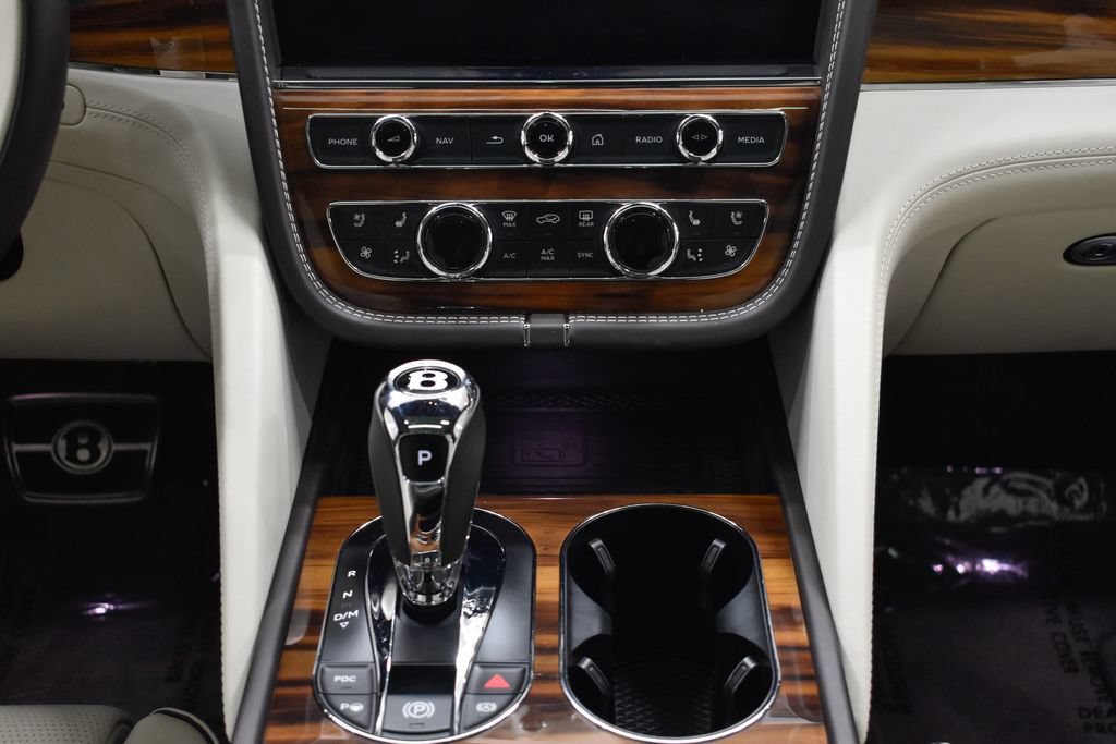 Used 2023 Bentley Bentayga AWD/4WD image 31