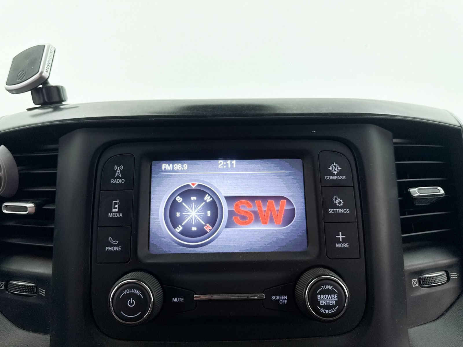 Used 2020 RAM 2500 Big Horn AWD/4WD image 4