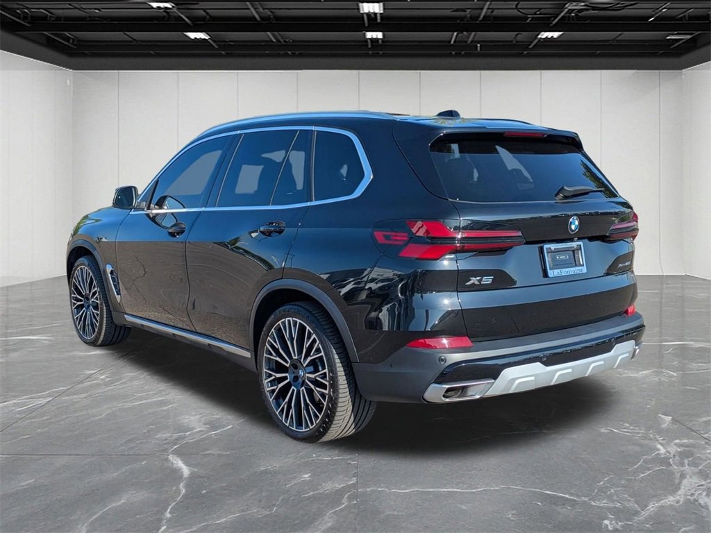 Used 2024 BMW X5 xDrive40i w/ Premium Package image 3