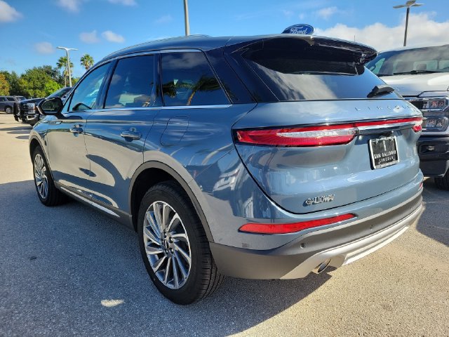 Used 2023 Lincoln Corsair Reserve w/ Equipment Group 201A FWD image 4