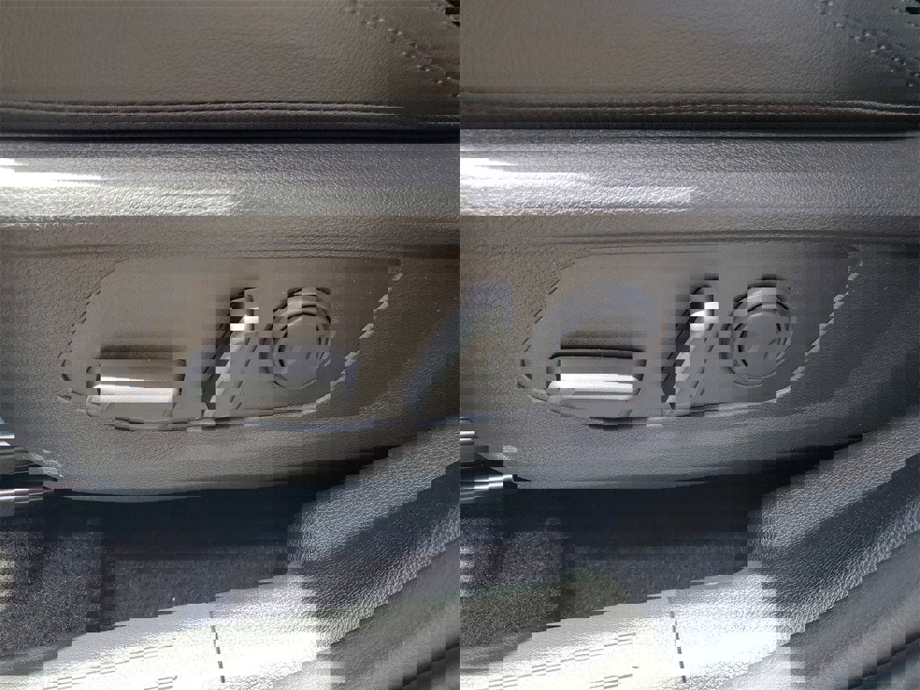 New 2026 Kia Sportage SX image 7