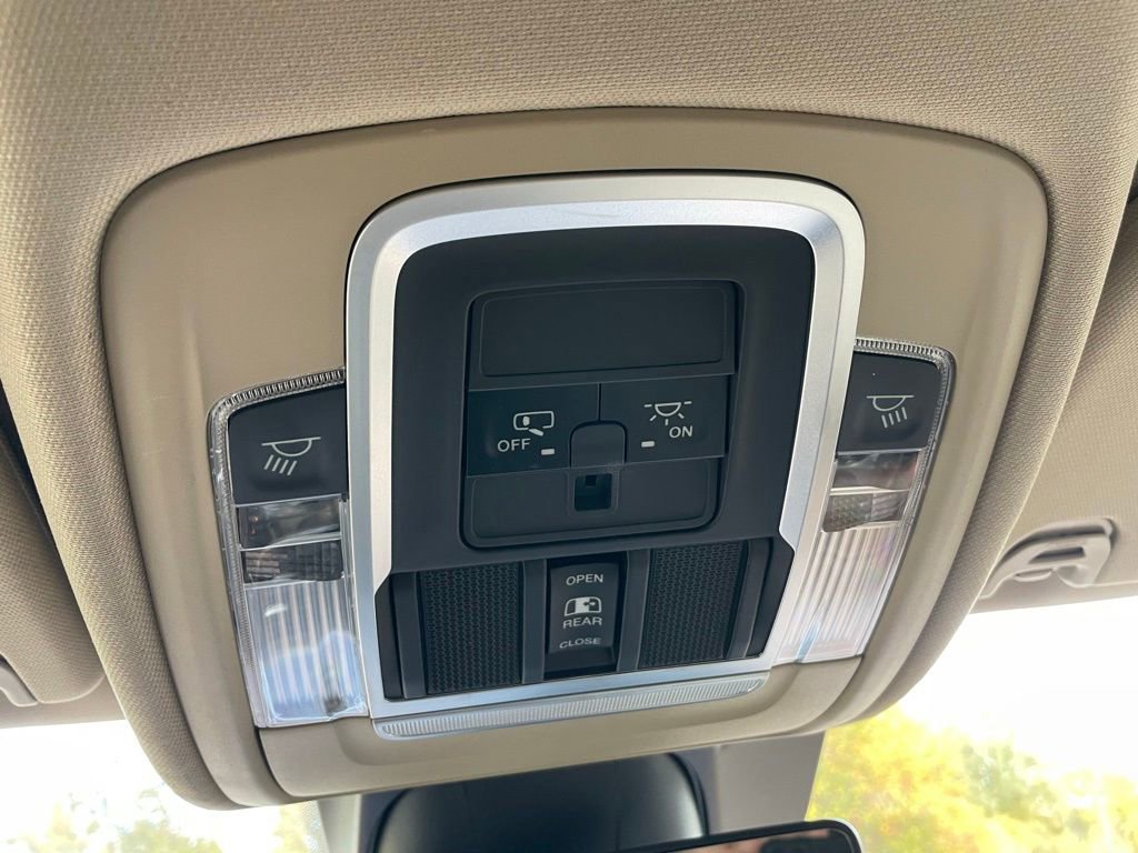 Used 2021 RAM 1500 Laramie w/ Off Road Group AWD/4WD image 15